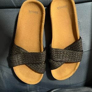Sanuk Women’s Sandal Size 10